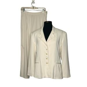 Burberry's vintage cream blazer and pants set suit size 14P